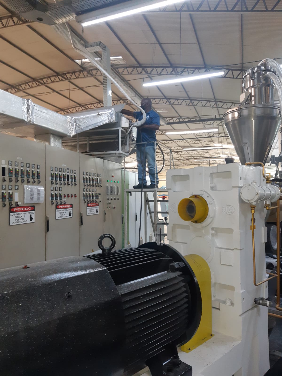 Higienização de Dutos Industriais